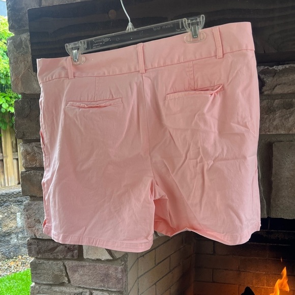 Loft  Soft Pink 6” Shorts - Picture 2 of 5